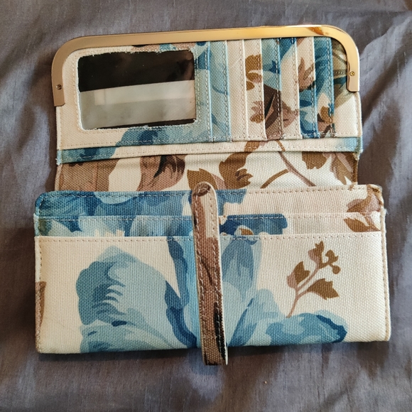Floral wallet - Picture 2 of 2